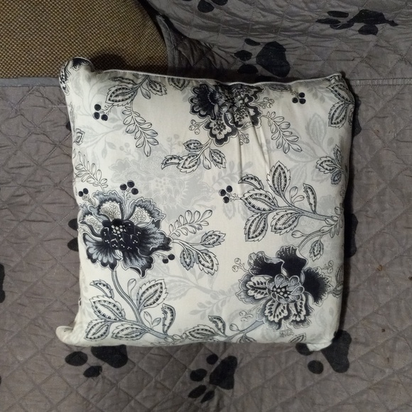 Queen Floral Comforter Set - Picture 8 of 10